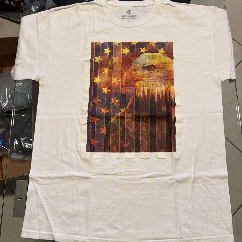 Akademiks Bald Eagle White T Shirt Size Extra Large Men’s Short sleeve